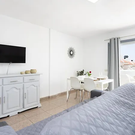 Home2book Charming Pool & Terrace Americas * 阿罗纳