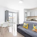 Home2book Charming Pool & Terrace Americas 公寓 阿罗纳